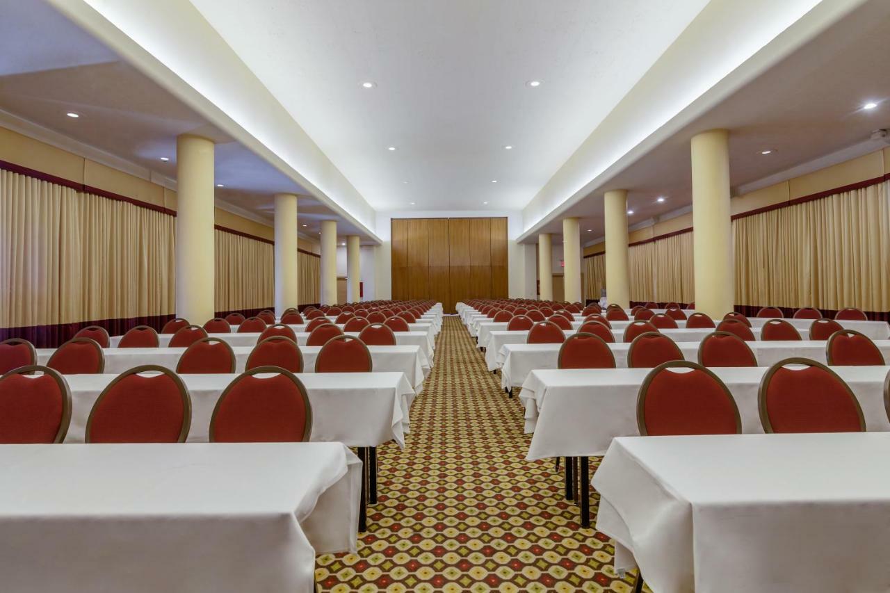 Hotel Pennsylvania Ню Йорк Екстериор снимка