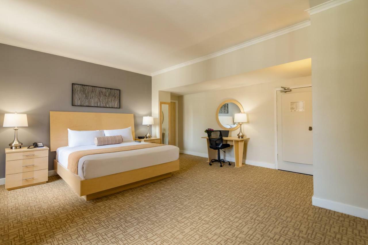 Hotel Pennsylvania Ню Йорк Екстериор снимка